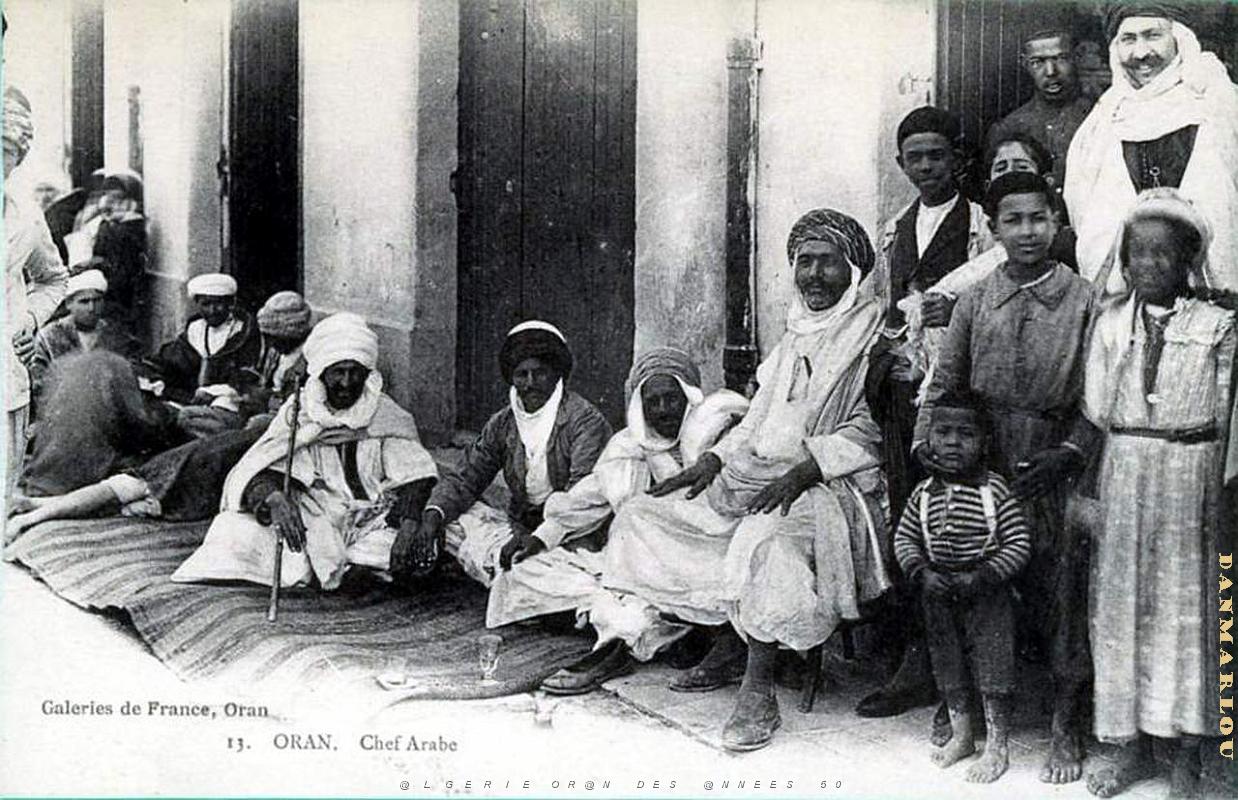 CA a- 267- Village negre.jpg
